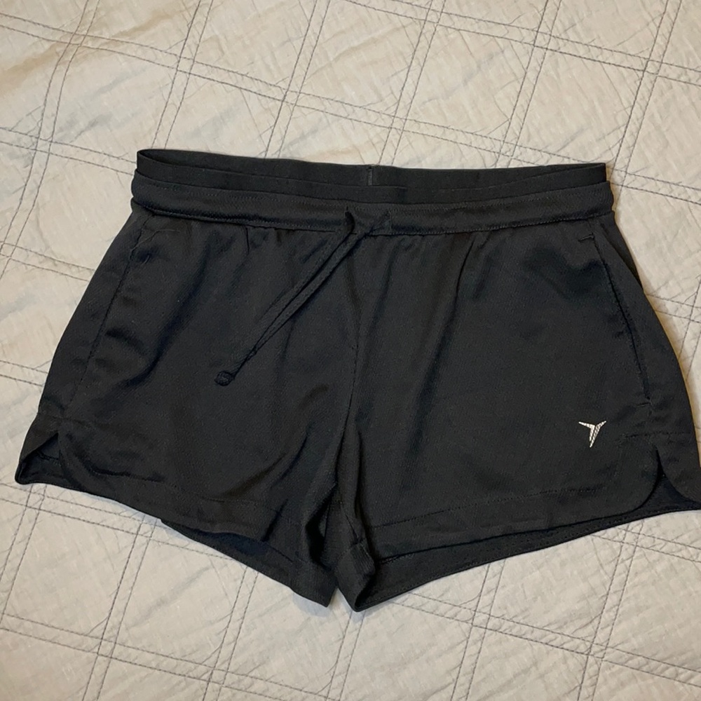 Old navy go-dry active shorts